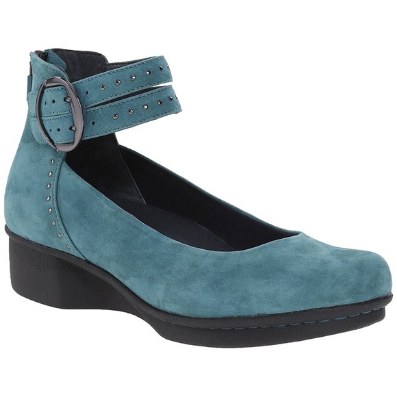 dansko ankle strap shoes